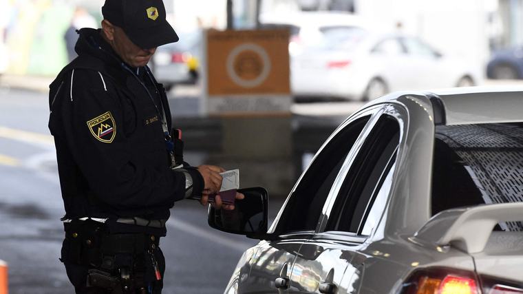 ’Nederlander rijdt 238 kilometer per uur op snelweg in Slovenië, moet boete van duizenden euro’s aftikken’