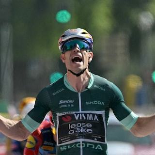 Het was een extreem heet weekend in de Vuelta, waar Wout van Aert de ingekorte etappe won
