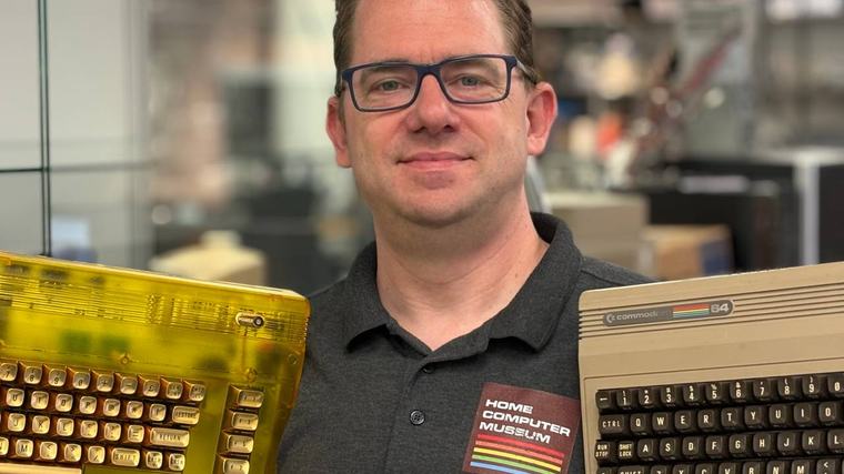 Bart gokt op comeback van de Commodore-computer en opent een winkel