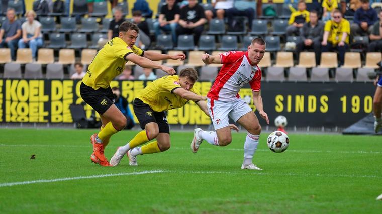 Lees terug: FC Emmen verliest afgetekend in Venlo