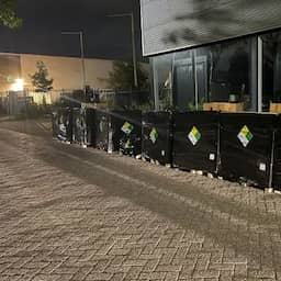 Politie vindt bijna vijfduizend lachgasflessen in loods in Zuid-Hollands Poortugaal