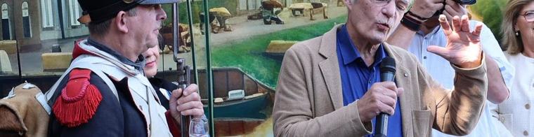 Herman Finkers vertelt het verhaal achter de mozaïeken in Almelose tunnel