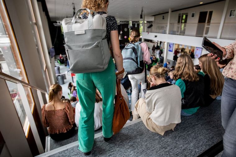 Vijftienjarigen lezen opnieuw slechter dan drie jaar geleden, voor vier op de tien dreigt nu laaggeletterdheid