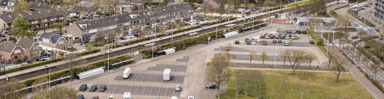 Nieuwe huizen en tientallen extra parkeerplekken bij treinstation