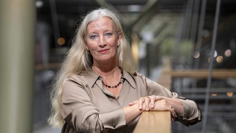 Helen Fields schrikt soms van eigen gruwelfantasie: ’Heb zelf totaal geen donkere kant’