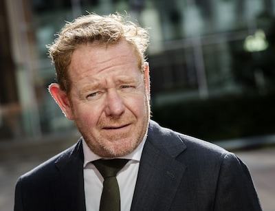 Minister Van Weel durft ‘dikke middelvinger’ op te steken naar Bolle Jos: ‘We gaan hem pakken’