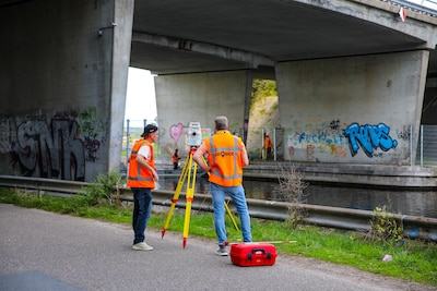Onverwachte afsluiting brug A28 zorgt al vroeg voor flinke drukte
