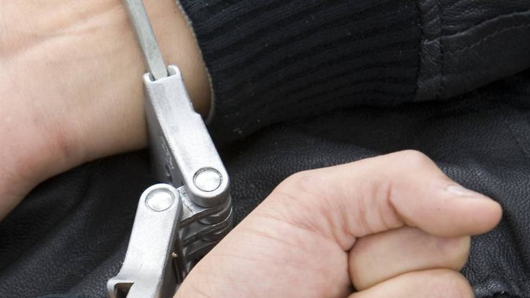 Vrouw met verf bespoten in Den Bosch: man (41) dertig dagen langer vast
