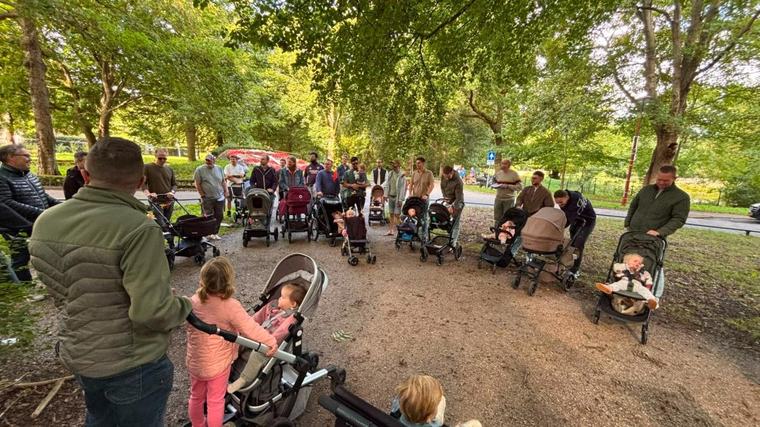 'Walking Dads' veroveren de straten van Alkmaar 3