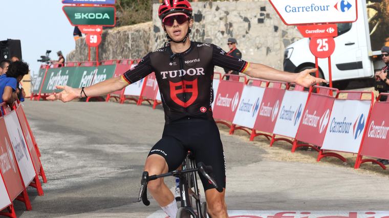 Marco Brenner grijpt na spannende ontknoping dagzege in Vuelta, Enric Mas overleeft ook zware klim Pandera