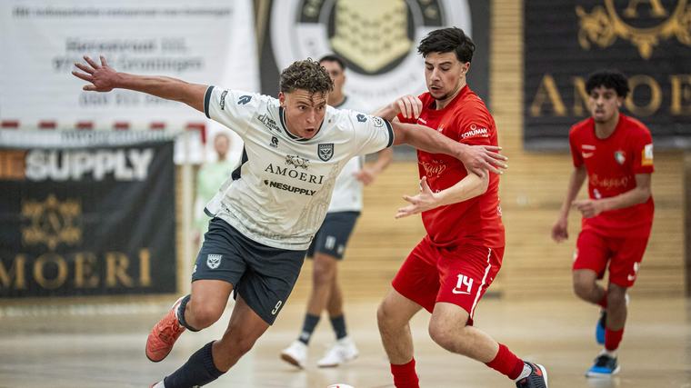’Bombarda van Futsal Groningen’ maakt er drie, maar ploeg wint niet. ’Hebben wilskracht, maar kunnen ook goed voetballen hoor’