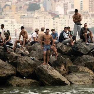 Spaans politierapport stelt dat Marokkaanse agenten migranten naar Ceuta ‘gidsten’
