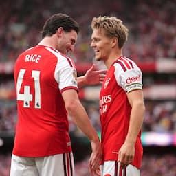 Arsenal verslaat Chelsea, United verspeelt zege door prachtgoal in laatste minuut