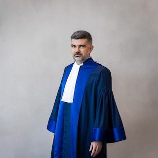 ICC-rechter Nicolas Guillou (51) kan door sancties van de VS bijna niets meer. ‘Dat is best eng’