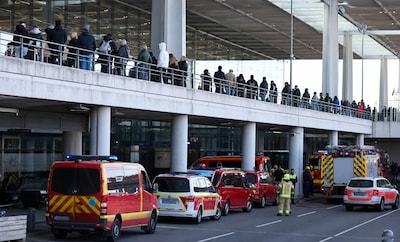 Vrouw zegt dat ze gevaarlijke stof bij zich heeft, groot deel van vliegveld Berlijn uit voorzorg ontruimd