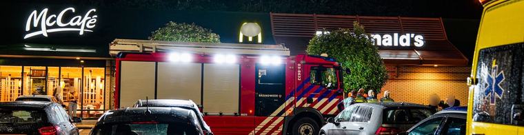 McDonald's in Emmen tijdelijk ontruimd door vreemde lucht
