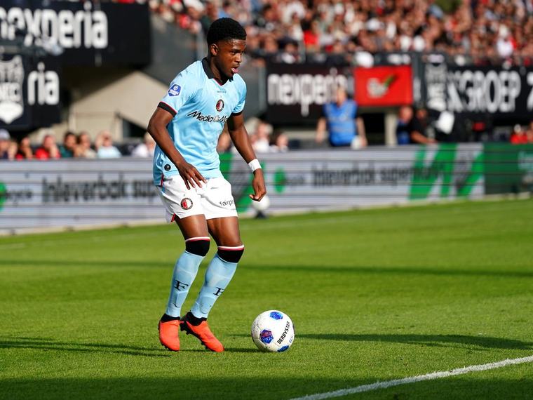 Ruben Schaken trots op Feyenoord-debuut van zoon Jerayno: 'Hij is honderd procent beter dan ik'
