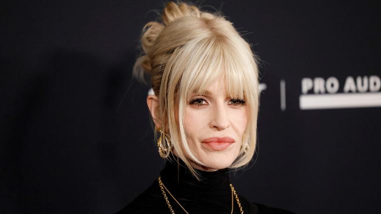 Rouw om vader Ozzy dreef Kelly Osbourne tot extreem gewichtsverlies: ’Droeg een pruik om mijn ingevallen gezicht te verbergen’