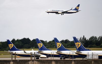 Duizenden Nederlanders slachtoffer van datalek bij luchthavens VK, onder wie Nederlandse vrouw van Britse premier
