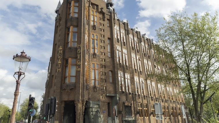 Bijzondere lift gaat aan in ’spookachtig’ hotel tijdens Open Monumentendag: ’Je wordt zo aangeklaagd’