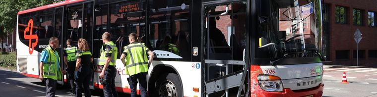 Ongeluk met auto en stadsbus in Amersfoort