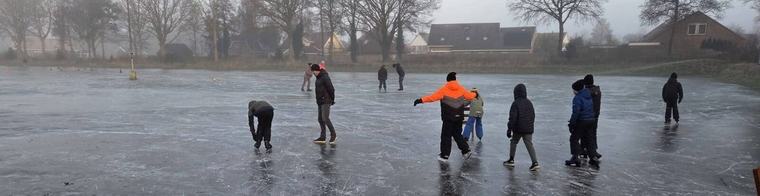 Klijndijk zit al in de wintersferen: ijsbaan op de schop zodat er eerder geschaatst kan worden