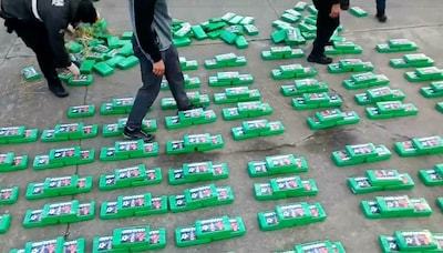 Ecuadoriaanse politie vindt twee ton cocaïne in fruitcontainer voor Zweden