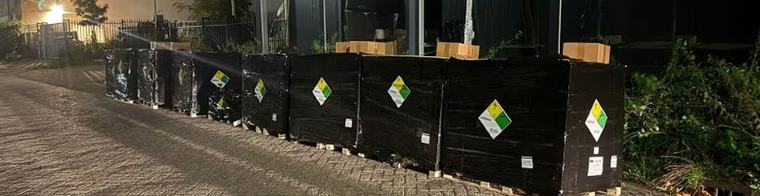 5000 lachgasflessen inbeslaggenomen bij loods in Poortugaal