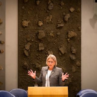 Commissariaat voor de Media: minister kan erkenning Ongehoord Nederland intrekken, Hitler-fragment ‘kantelpunt’