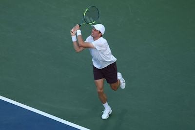 Botic van de Zandschulp bereikt vierde ronde US Open na slopende vijfsetter tegen Belg Bergs