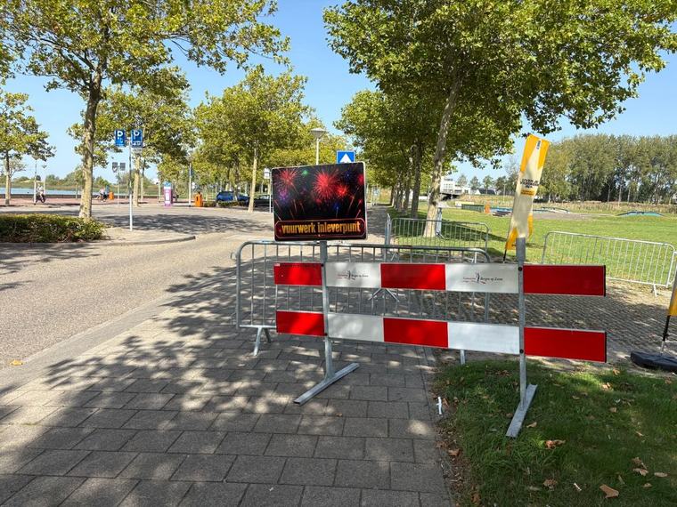 Man levert hier een volle tas met vuurwerk in: 'Knalvuurwerk en potten'
