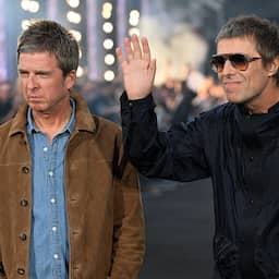 Video | Gallagher-broers poseren samen bij Oasis-première in Londen