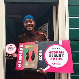 Xillan Macrooy wint Hebban Debuutprijs 2026: 'Een droom voorbij een droom'