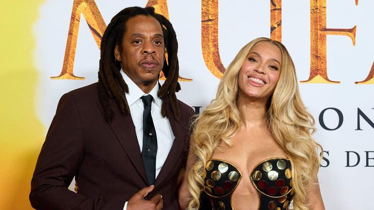 Jay-Z memoreert verjaardag Beyoncé tijdens show in Londen: ’We vieren het feest van een jonge dame’