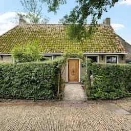 Huis van schrijver Gerard Reve in Friesland te koop voor 'slechts' 185.000 euro