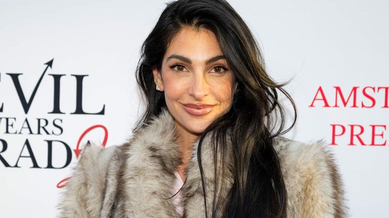 Anna Nooshin presenteert Love Island