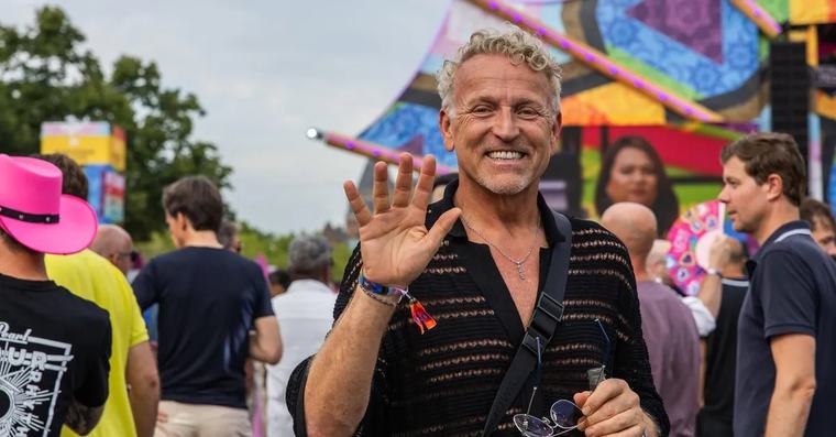 Gordon blijkt zwaar in trek voor bruiloften: 'Overspoeld met aanvragen!' BN'ers