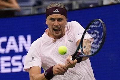 Alexander Zverev worstelt zich naar derde ronde, Iga Swiatek staat slechts vijf games af