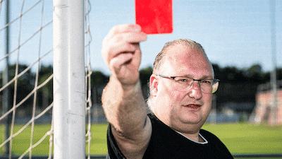 Scheidsrechters krijgen steeds meer te maken met agressie: ‘Rotte appels vormen mede cultuur van je club’