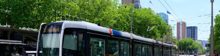 Vrees voor nieuwe bezuinigingen bij RET: 'Verdwijnt de conducteur straks uit de tram?'
