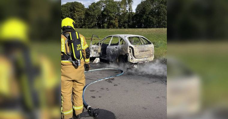 Auto in brand gestoken door bestuurder | Man (41) opgepakt voor steekpartij in bovenwoning