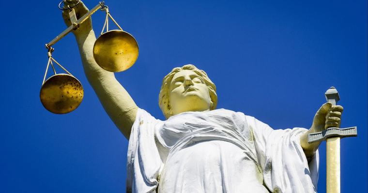 Vrachtwagenchauffeur overvallen, miljoenen euro's gestolen bij geldwisselkantoren volgens verdachte