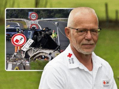 Jan helpt na busongeluk op A28 tientallen scholieren, twee jongens raken hem het meest