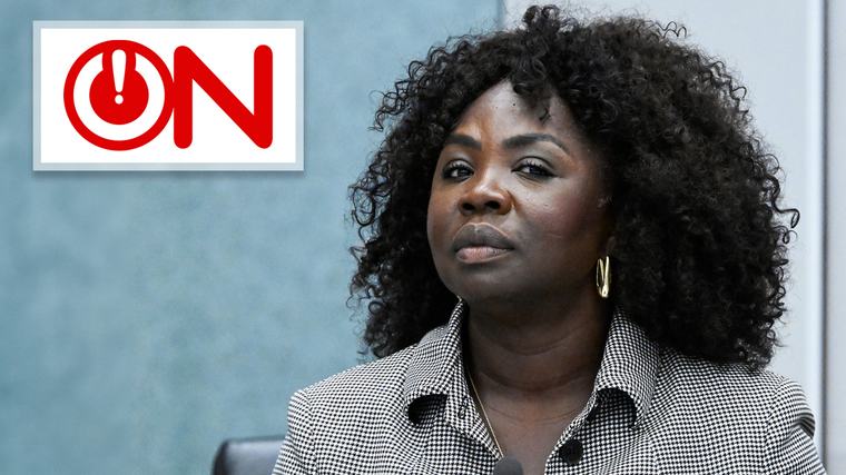 Mediawaakhond stuurt minister brief vanwege ’Hitler-video’ Ongehoord Nederland: ’Grond om minister vergunning in te laten trekken’