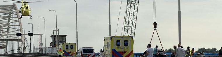 Verkeersdrukte rond Gorinchem na ongeluk op A27, motorrijder naar ziekenhuis