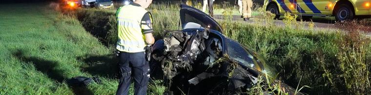 Auto met vier inzittenden belandt in sloot bij Eexterveen