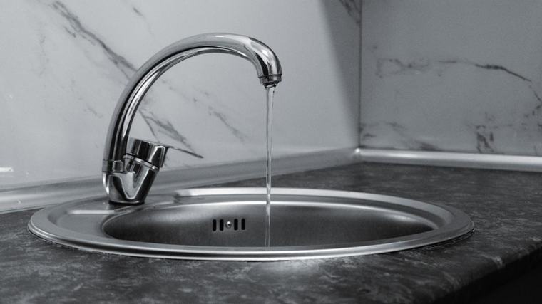 Kraanwater op en rond Elzenhagensingel mogelijk vervuild, Waternet geeft kookadvies uit