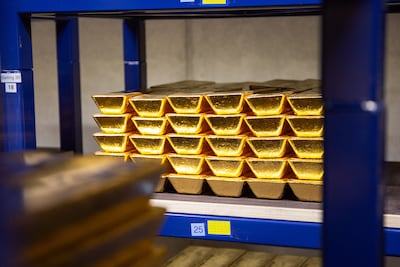 De Nederlandsche Bank wil beter voorbereid zijn op crisis en verplaatst 86 ton goud uit VS en Canada naar Londen
