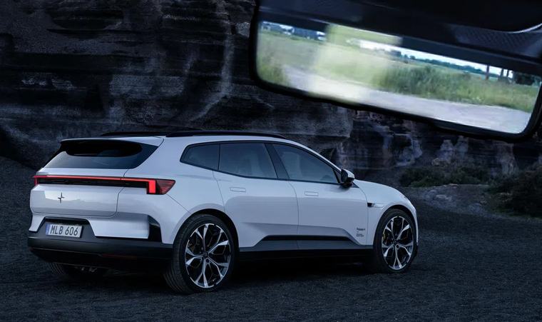 Weg met de digitale binnenspiegel: Polestar 4 SUV doet het wél goed