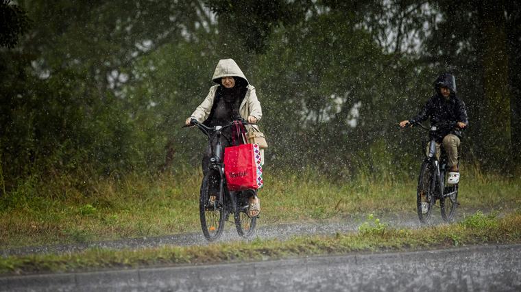 Flinke buien met windstoten tot mogelijk 80 km/u voor de boeg, hier kan je regen verwachten